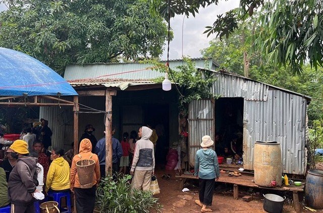 23-1784777705-hoan-canh-xot-xa-cua-chien-si-hy-sinh-vi-cuu-2-nguoi-dan-ca-nha-10-nguoi-chen-chuc-duoi-mai-ton-dot-nat