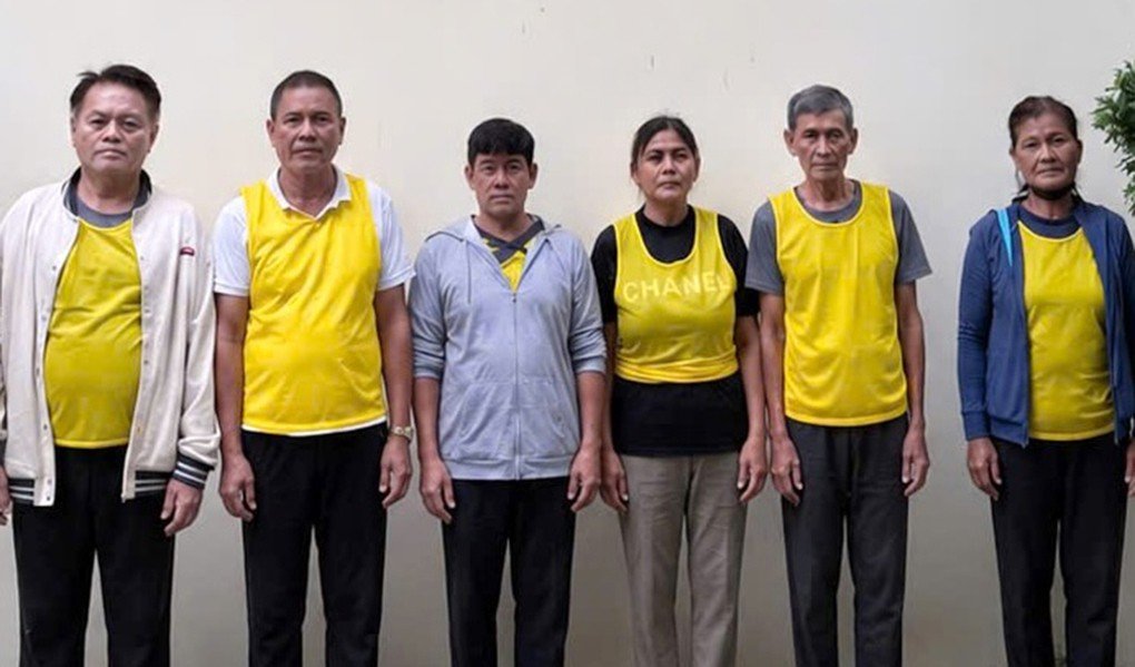 Del Rosario Rafael Macapanas (bìa trái) cùng đồng phạm. Ảnh: Công an TP HCM
