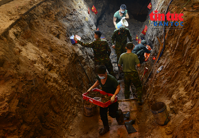 24-1784878027-tin-moi-vu-quy-tap-hai-cot-liet-si-o-cong-vien-le-thi-rieng-ho-chon-tap-the-thu-hai-voi-4-hai-cot
