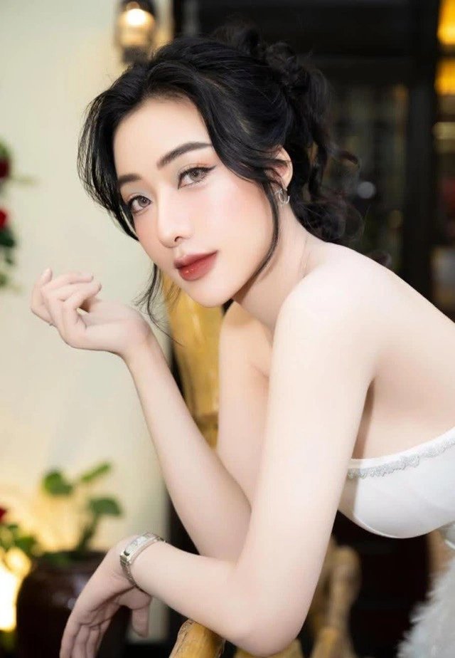 24-1784894841-a-hau-len-tieng-sau-clip-nem-gach-vao-nha-ban-tung-dat-danh-hieu-nao-o-cac-cuoc-thi-sac-dep