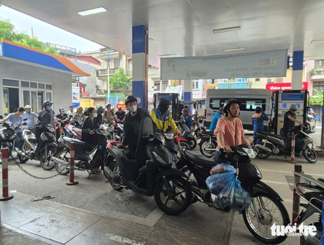 24-1784902355-ly-do-loat-cua-hang-xang-dau-o-ha-noi-treo-bien-tam-nghi-ban-bo-cong-thuong-vua-ra-chi-dao-nong