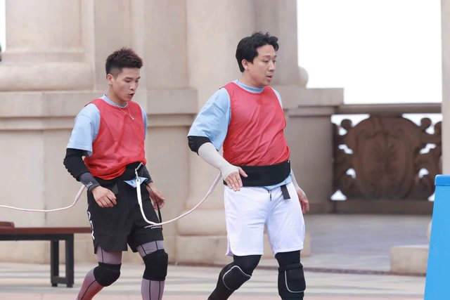 25-1784944034-running-man-viet-mua-4-tap-1-quan-ap-an-tron-dua-bo-bi-tran-thanh-gach-ten-dau-tien-vi-ninh-nham-cho