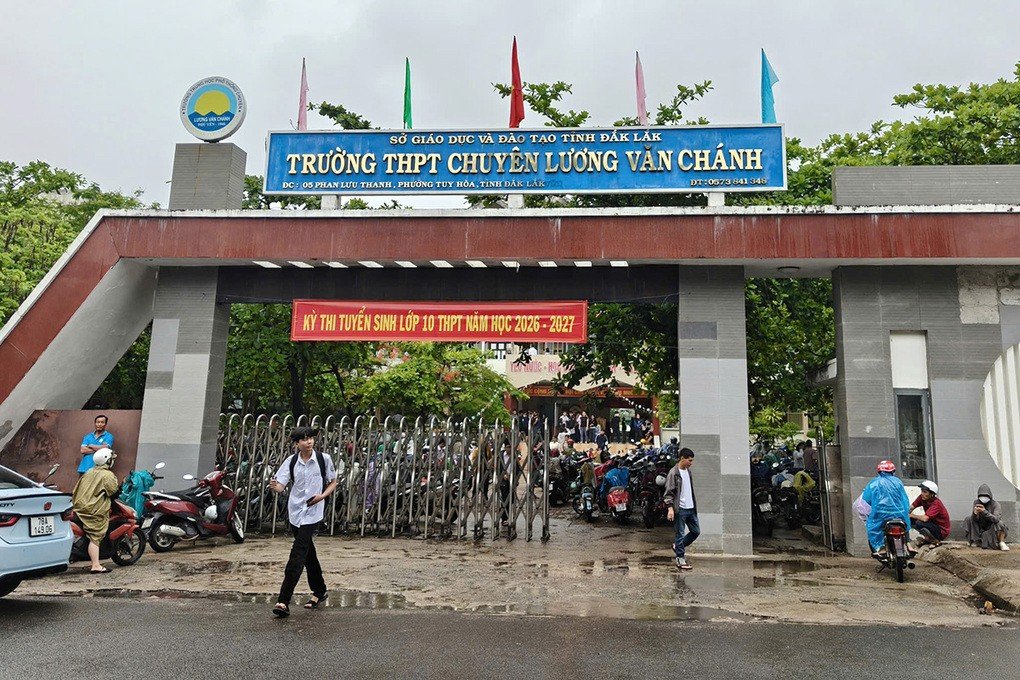Trường THPT chuyên Lê Văn Chánh, phường Tuy Hòa. Ảnh: Ngọc Oanh