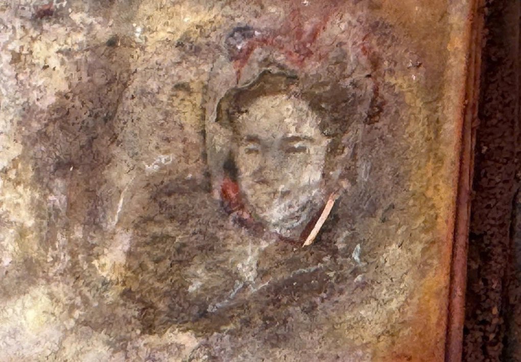 26-1785061890-phat-hien-hai-vi-da-chua-anh-chan-dung-liet-si-trong-ham-mo-tap-the-tai-dong-nai