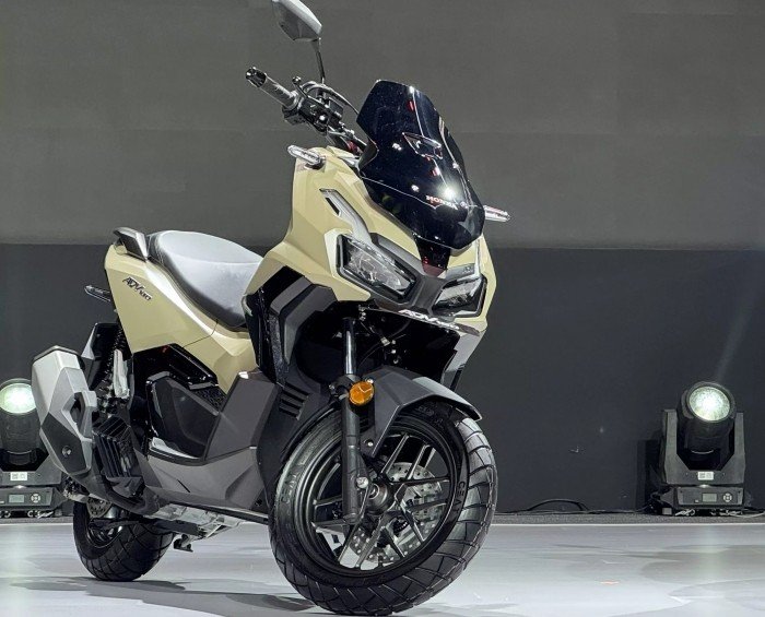 26-1785079362-honda-chinh-thuc-ra-mat-vua-xe-ga-160cc-moi-chat-hon-air-blade-va-vario-gia-du-kien-38-trieu-dong