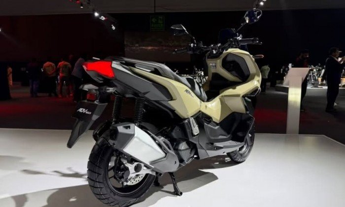26-1785079362-honda-chinh-thuc-ra-mat-vua-xe-ga-160cc-moi-chat-hon-air-blade-va-vario-gia-du-kien-38-trieu-dong