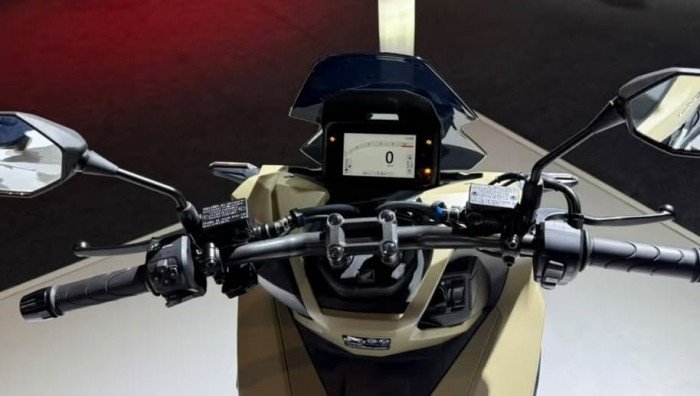 26-1785079362-honda-chinh-thuc-ra-mat-vua-xe-ga-160cc-moi-chat-hon-air-blade-va-vario-gia-du-kien-38-trieu-dong
