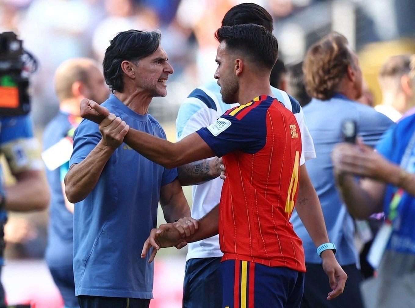 27-1785168272-sao-tay-ban-nha-vach-tran-su-doi-tra-cua-tro-ly-tuyen-argentina-lien-quan-vu-xo-xat-o-chung-ket-world-cup