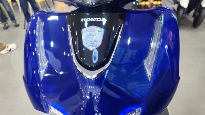 28-1785229581-honda-sh-phien-ban-2026-chinh-thuc-ra-mat-tai-viet-nam-thiet-ke-dep-at-via-sh125i-va-sh-160i-gioi-han-200-xe-gia-mem