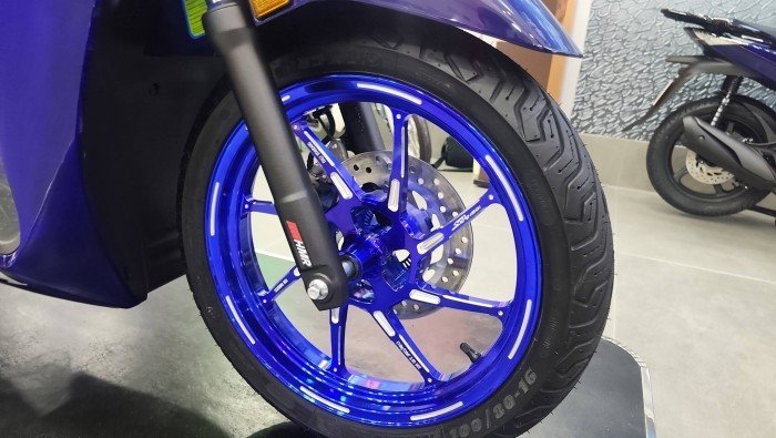28-1785229582-honda-sh-phien-ban-2026-chinh-thuc-ra-mat-tai-viet-nam-thiet-ke-dep-at-via-sh125i-va-sh-160i-gioi-han-200-xe-gia-mem