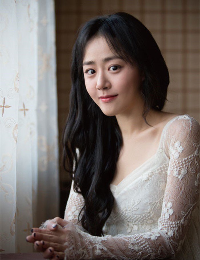 29-1785296203-em-gai-quoc-dan-moon-geun-young-bi-mat-ket-hon-voi-nam-dien-vien-hon-7-tuoi