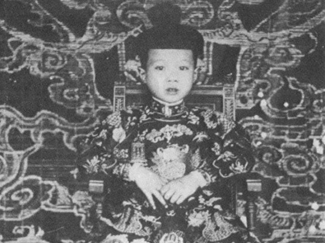 30-1785370135-cuoc-doi-vua-bao-dai-va-su-trung-hop-ky-la-voi-con-so-13