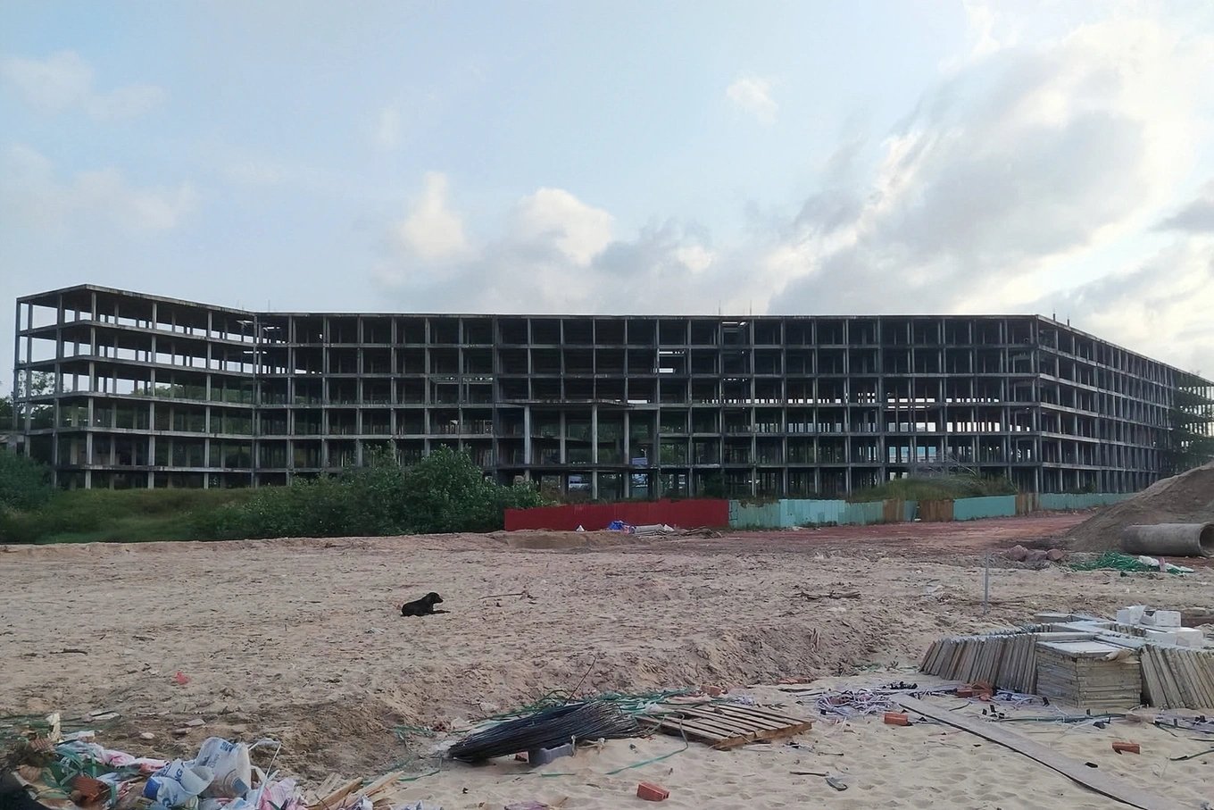 30-1785375121-du-an-sheraton-phu-quoc-resort-chinh-thuc-bi-cham-dut-hoat-dong-sau-hon-10-nam-bo-hoang
