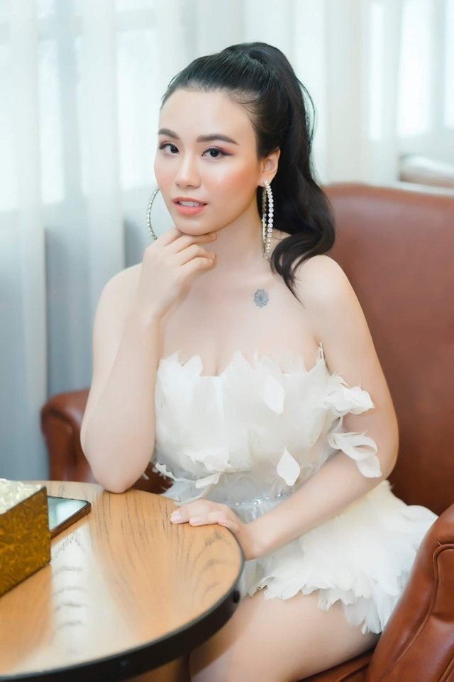 30-1785380337-linh-miu-bang-hoang-khi-nhan-tin-tuan-son-phi-ho-qua-doi-1-cau-noi-khien-cdm-tranh-cai