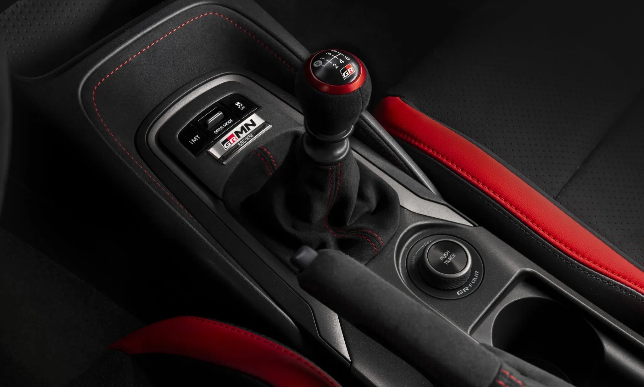 30-1785396519-toyota-gay-chu-y-voi-grmn-corolla-ban-gioi-han