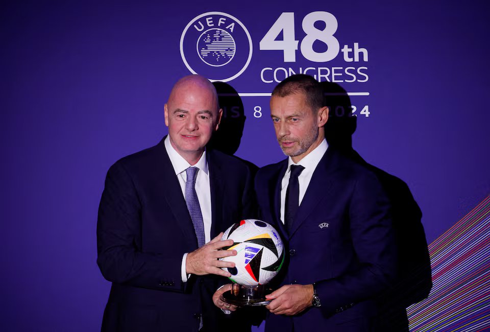 31-1785462547-uefa-ra-thong-bao-tay-chay-san-sang-tu-bo-world-cup-de-phan-doi-fifa