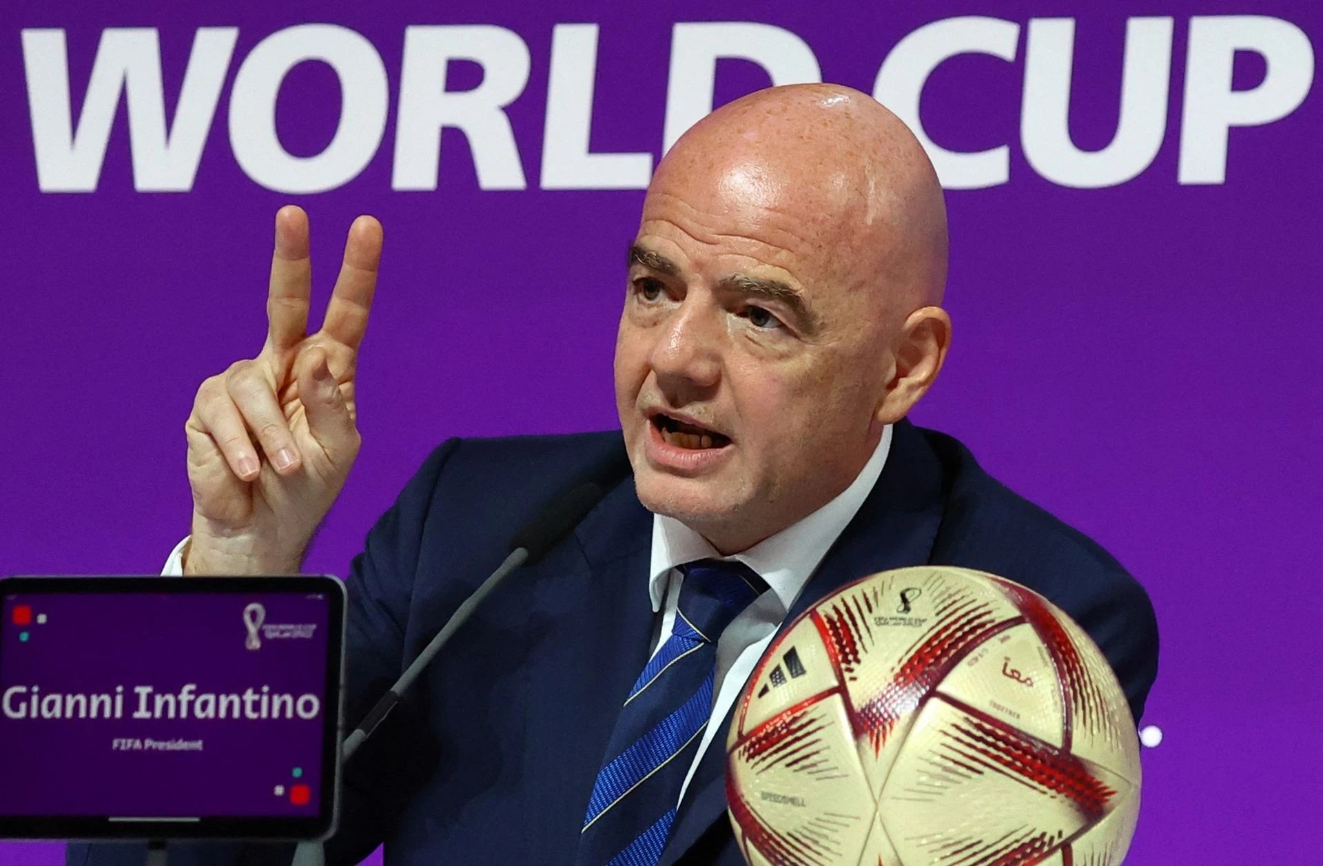 31-1785489968-world-cup-chi-la-moi-lua-cuoc-chien-quyen-luc-giua-fifa-va-uefa-moi-la-tam-diem