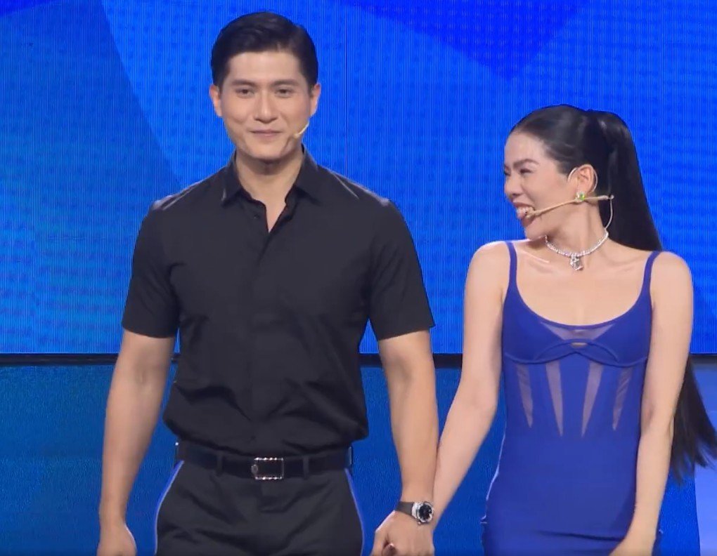 Lệ Quyên tình bể bình nắm tay người yêu kém 12 tuổi khiến MC sởn da gà, Lâm Bảo Châu nay đã đổi thân phận