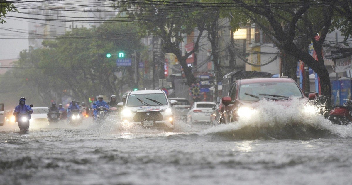 02-1785638897-el-nino-tiep-tuc-gia-tang-cuong-do-mien-bac-doi-mat-cao-diem-mua-lon-trong-thang-8