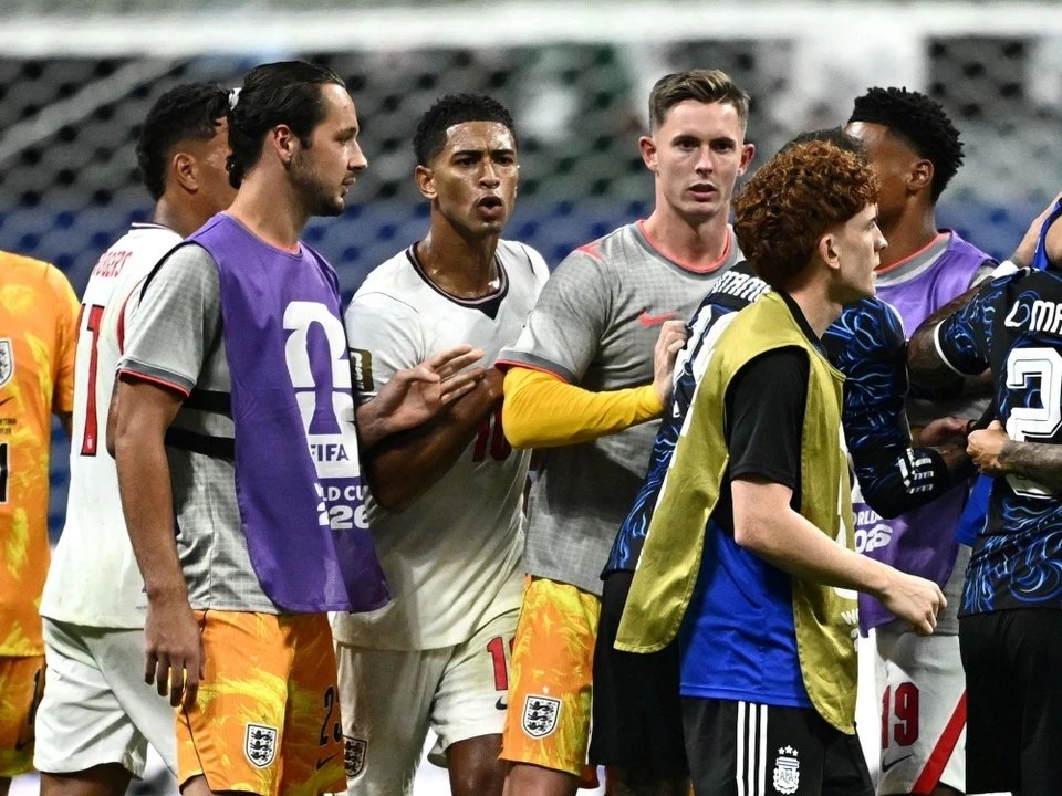 03-1785716979-chelsea-hoan-tat-thuong-vu-valentin-barco-nguoi-ham-mo-phan-no