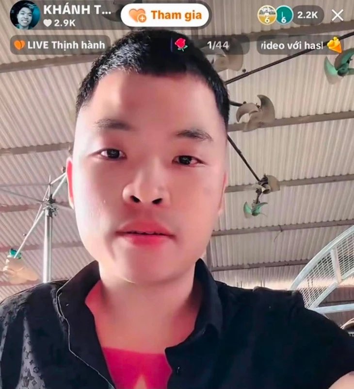 03-1785738826-bat-khan-cap-khanh-sky-sau-man-livestream-chui-boi-de-doa-tai-xuong-cua-tiktoker-vua-quat