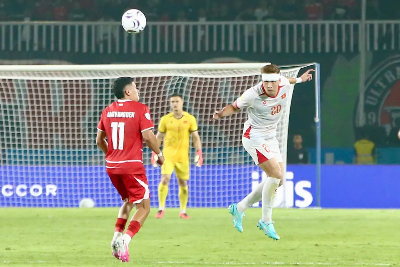 03-1785772036-bui-hoang-viet-anh-do-mau-trong-chien-thang-3-0-cua-tuyen-viet-nam-truoc-indonesia