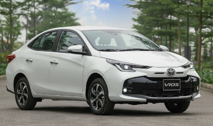 04-1785803752-toyota-yaris-cross-dan-dau-innova-cross-bam-duoi-o-cuoc-dua-doanh-so-toan-hang-thang-72026