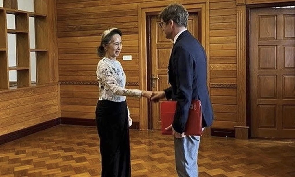 04-1785810401-myanmar-cong-bo-hinh-anh-moi-cua-ba-aung-san-suu-kyi-phan-hoi-nhung-lo-ngai-ve-tinh-trang-suc-khoe