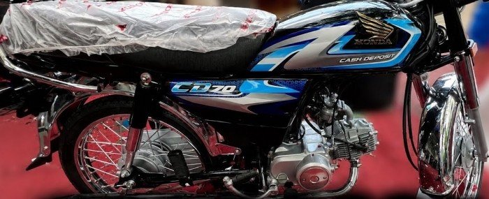 04-1785812313-honda-chinh-thuc-ra-mat-huyen-thoai-con-tay-moi-gia-15-trieu-dong-dau-an-vang-son-khac-biet-honda-winner-r