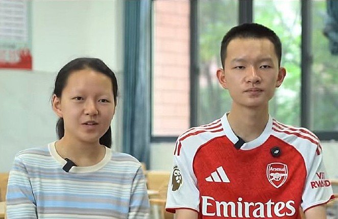 Hai anh em Xu Haolin và Xu Haotian. Ảnh: Sina