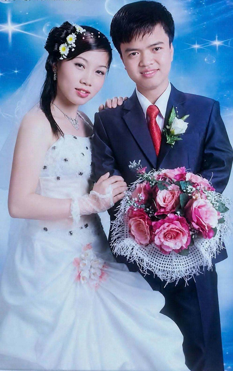 04-1785847227-vuot-dinh-kien-cuoi-chong-cao-1m20-nguoi-phu-nu-thanh-hoa-va-16-nam-viet-nen-cau-chuyen-co-tich-doi-thuc