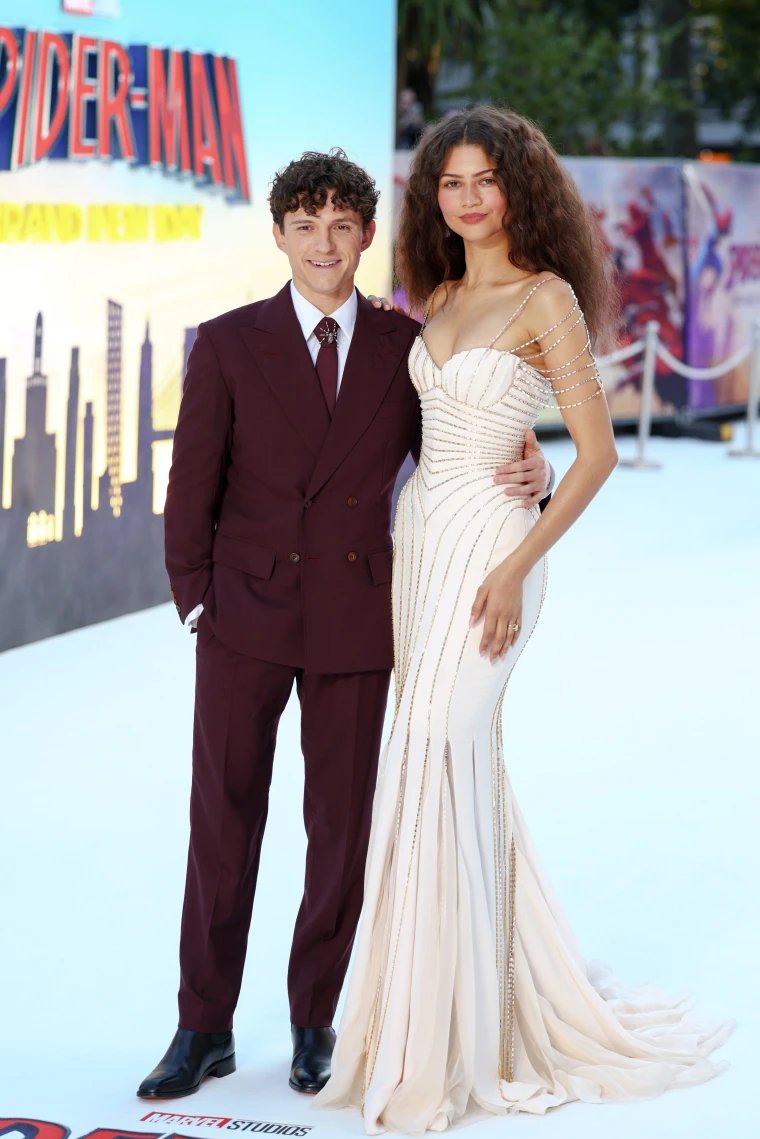 07-1786073035-zendaya-va-tom-holland-bao-tron-resort-5-sao-tai-anh-lam-tiec-cuoi-bao-mat-tuyet-doi