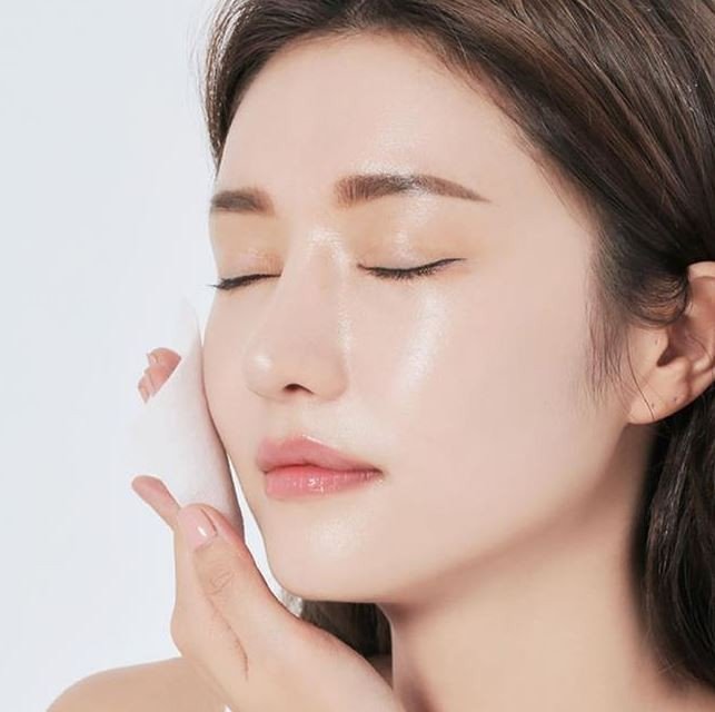 Axit hyaluronic là gì mà chị em đổ xô đi mua?
