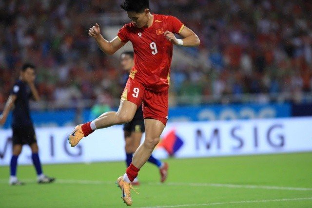 08-1786145645-dinh-bac-noi-ly-do-hon-mat-san-my-dinh-sau-khi-ghi-ban-khang-dinh-khong-quan-tam-danh-hieu-ca-nhan