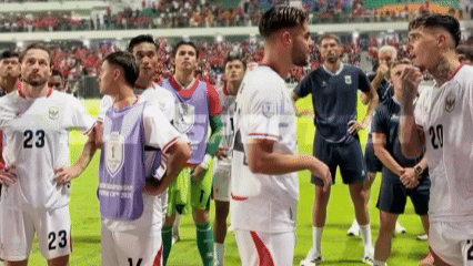 08-1786150082-cau-thu-indonesia-cai-va-cang-thang-voi-cdv-nha-sau-khi-bi-loai-khoi-asean-cup-2026