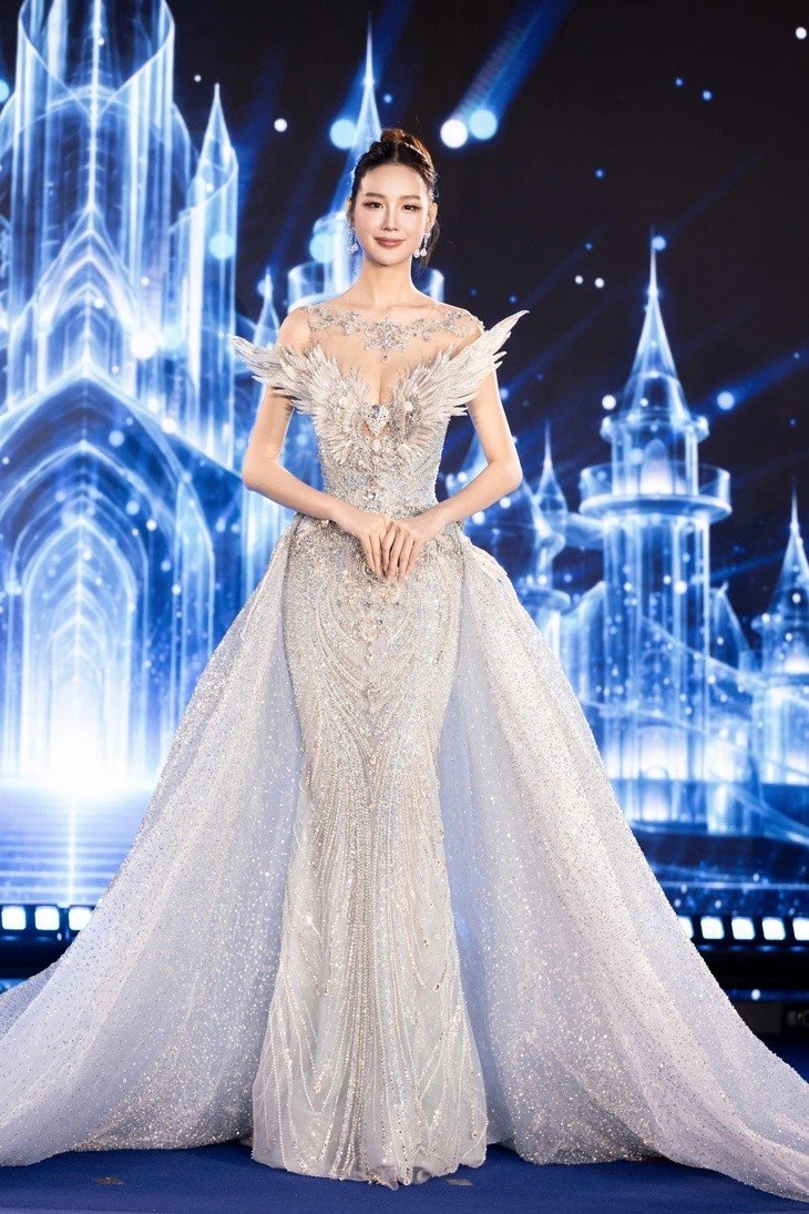 08-1786155945-bat-ngo-voi-thu-hang-du-doan-cua-bao-ngoc-truoc-them-miss-world