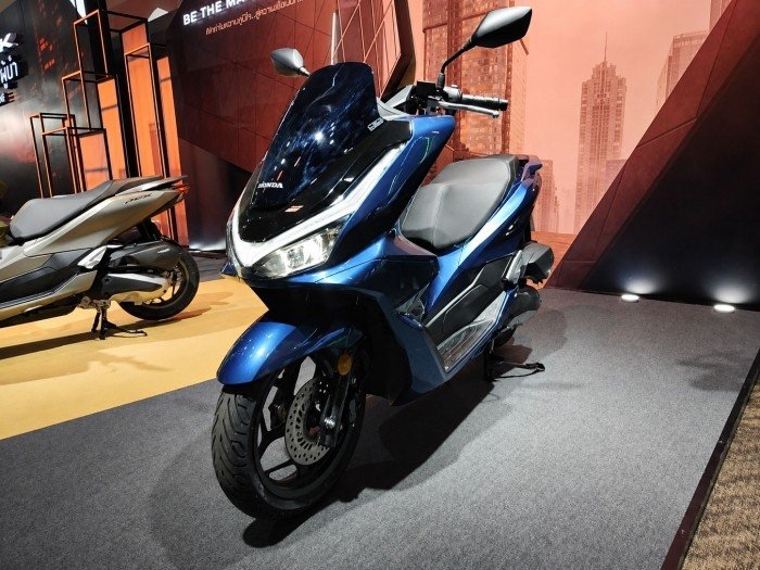 08-1786161143-honda-chinh-thuc-ra-mat-at-chu-bai-xe-tay-ga-160cc-moi-gia-77-trieu-dong-dep-hon-ca-sh-va-sh-mode