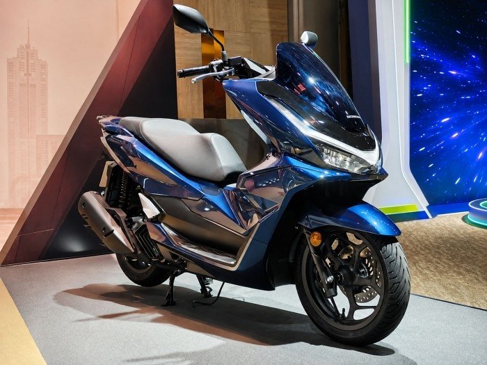 08-1786161190-honda-chinh-thuc-ra-mat-at-chu-bai-xe-tay-ga-160cc-moi-gia-77-trieu-dong-dep-hon-ca-sh-va-sh-mode
