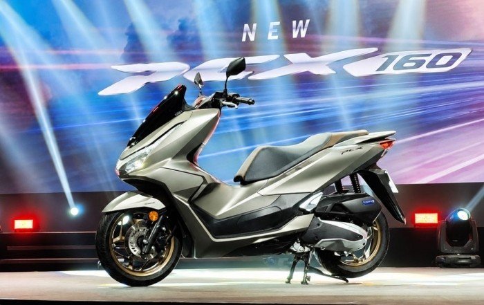 08-1786161202-honda-chinh-thuc-ra-mat-at-chu-bai-xe-tay-ga-160cc-moi-gia-77-trieu-dong-dep-hon-ca-sh-va-sh-mode