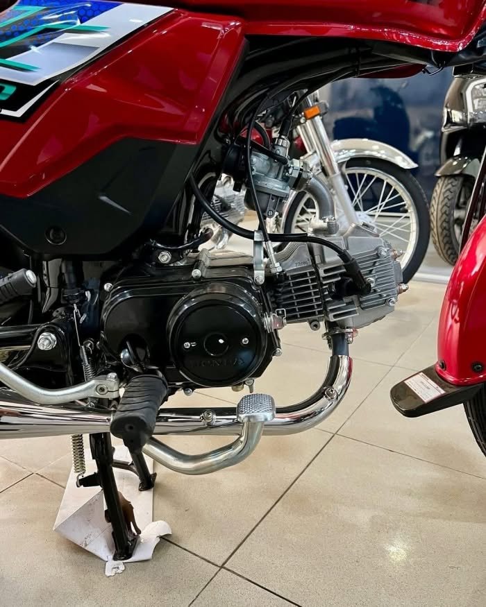 11-1786416823-honda-chinh-thuc-ra-mat-huyen-thoai-con-tay-72cc-gia-16-trieu-dong-co-dien-hon-ca-honda-winner-r