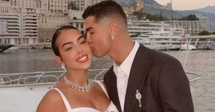 Hé lộ lễ cưới của cầu thủ Ronaldo và bạn gái người mẫu
