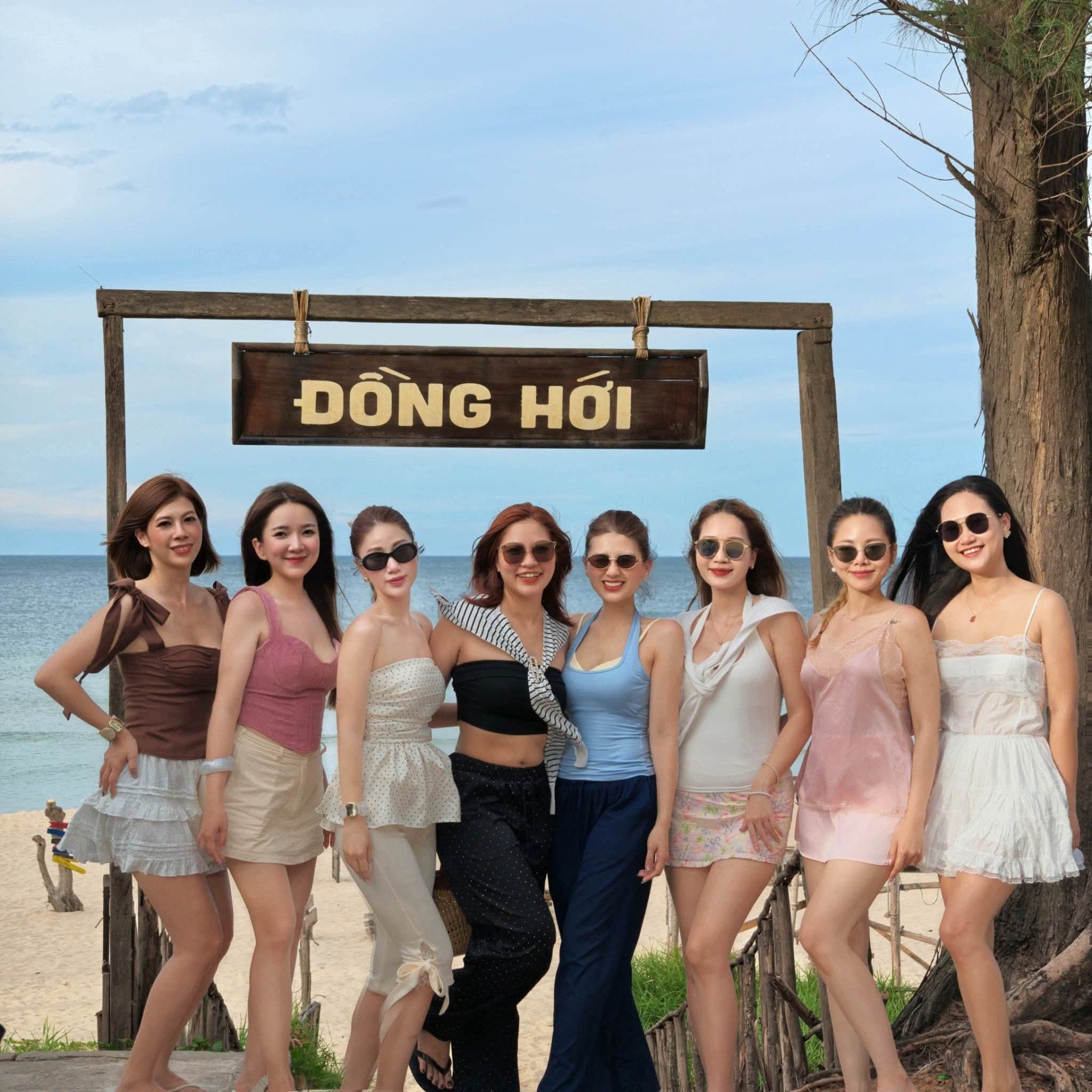 12-1786501628-hoi-ban-than-9-nam-gay-sot-mxh-thue-han-limousine-29-cho-dua-28-thanh-vien-di-du-lich-quang-binh