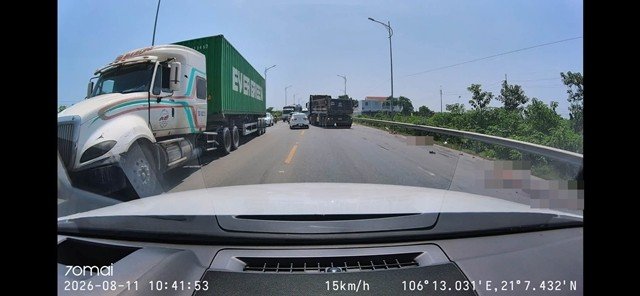 12-1786504788-bac-ninh-2-vo-chong-72-tuoi-tu-vong-thuong-tam-tren-quoc-lo-cong-bo-camera-ghi-lai-loi-sai-cua-xe-dau-keo