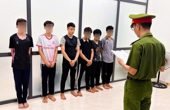 Nhóm quái xế náo loạn đường phố Đà Nẵng, chém người đi đường
