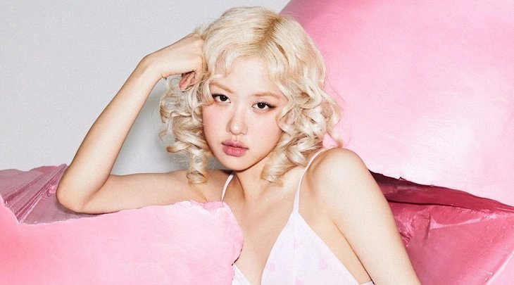 12-1786517555-rose-blackpink-viet-thu-tay-xin-loi-fan-sau-lan-song-phan-no-ve-su-kien-ky-niem-10-nam