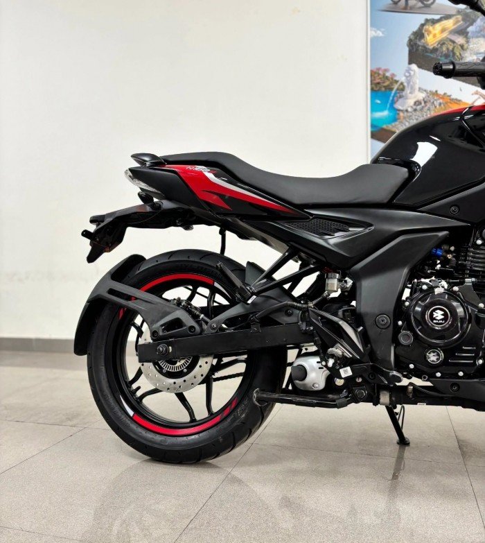 12-1786525807-vua-con-tay-165cc-moi-chinh-thuc-ve-dai-ly-gia-40-trieu-dong-phan-khuc-chat-hon-ca-honda-winner-r