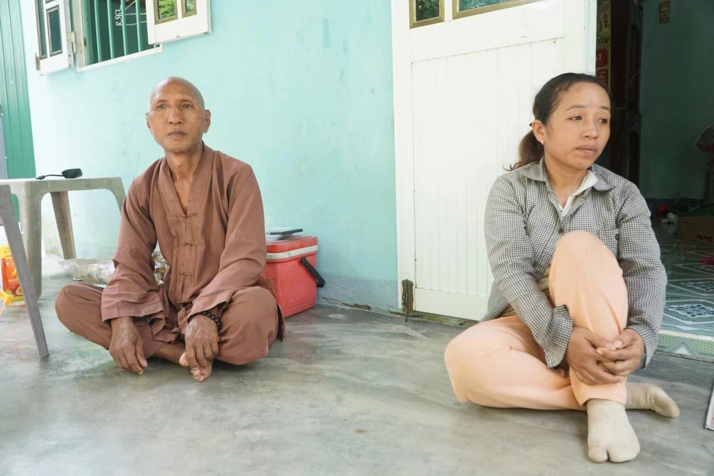 12-1786543258-nguoi-me-vung-cao-nghen-ngao-khi-nhan-ra-con-trai-trong-clip-o-chua-bau