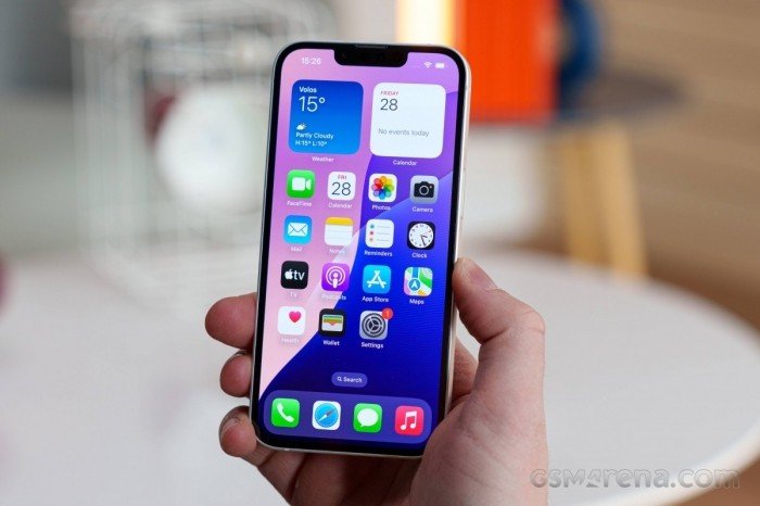 13-1786582146-iphone-13-iphone-14-iphone-16e-van-la-top-3-iphone-gia-re-trang-bi-manh-dang-mua-nhat-thang-8
