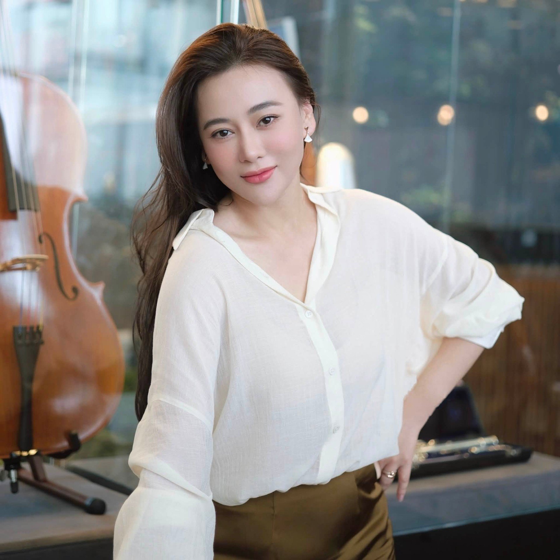 14-1786693995-phuong-oanh-rang-ro-tai-xuat-lan-san-sang-cong-viec-hoan-toan-moi-tren-mang-xa-hoi