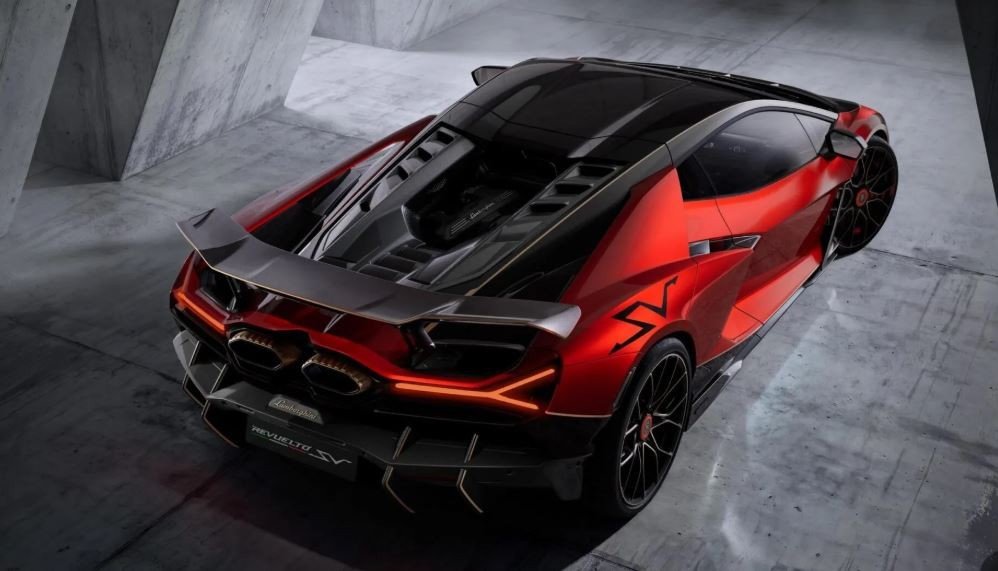 16-1786844106-sieu-pham-lamborghini-revuelto-sv-trinh-lang-quai-thu-v12-manh-1050-ma-luc-thiet-lap-chuan-muc-toc-do-moi